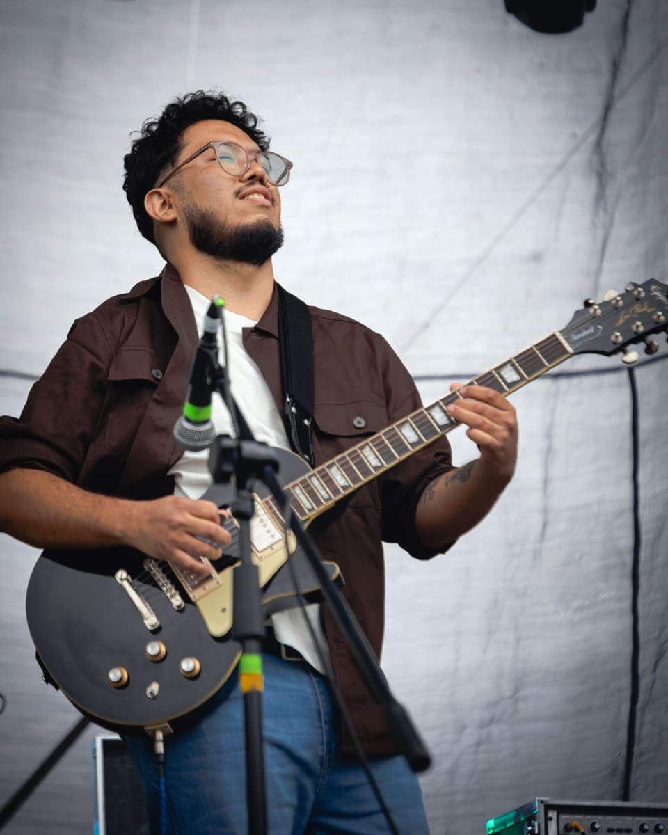Diego López tocando en vivo